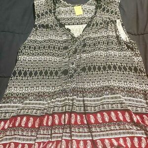 Black and Red Patterned Women's sleeveless top